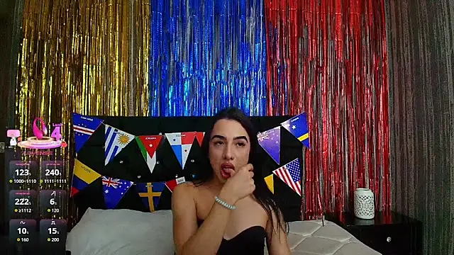 Snapshot of Alicee_Moonn chatting on 06.11.26 Alicee Moonn online show from 06.11.26