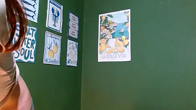 Roxiehood online show from 10.20.25