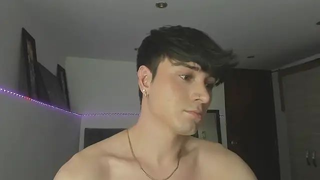 Snapshot of stevve_14 chatting on 11.06.25 stevve 14 online show from 11.06.25