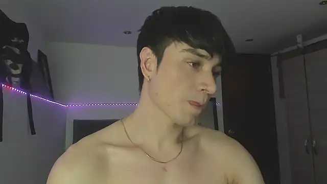 Snapshot of stevve_14 chatting on 11.16.25 stevve 14 online show from 11.16.25