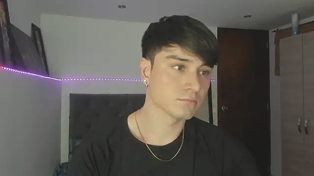 Snapshot of stevve_14 chatting on 12.02.25 stevve 14 online show from 12.02.25