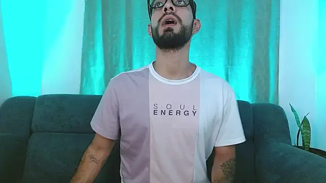 ReyPablo1 online show from 10.13.25