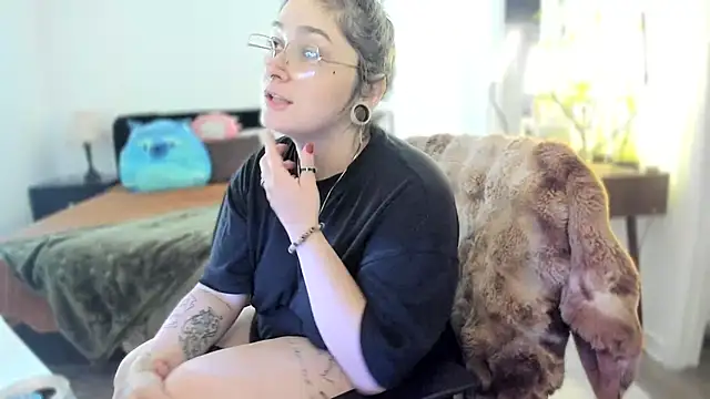 Alix Valentine online show from 11.18.25