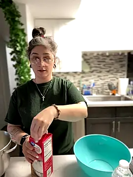 Alix Valentine online show from 12.05.25