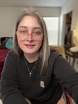 Snapshot of Alix_Valentine chatting on 02.05.26 Alix Valentine online show from 02.05.26