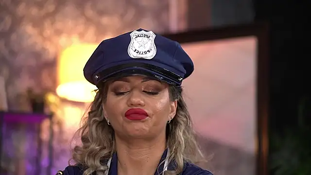 AlmaVelia online show from 12.13.25