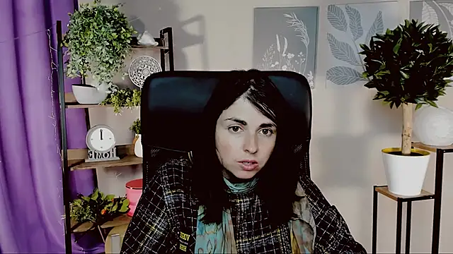 Snapshot of MartaEdams chatting on 03.18.26 MartaEdams online show from 03.18.26