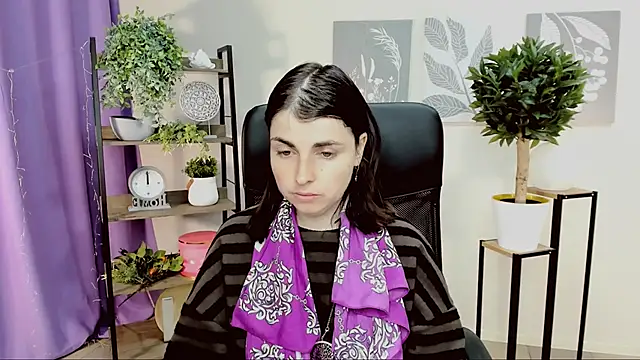 Snapshot of MartaEdams chatting on 03.24.26 MartaEdams online show from 03.24.26