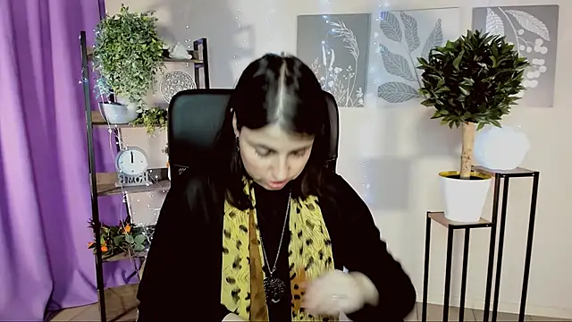 Snapshot of MartaEdams chatting on 04.04.26 MartaEdams online show from 04.04.26