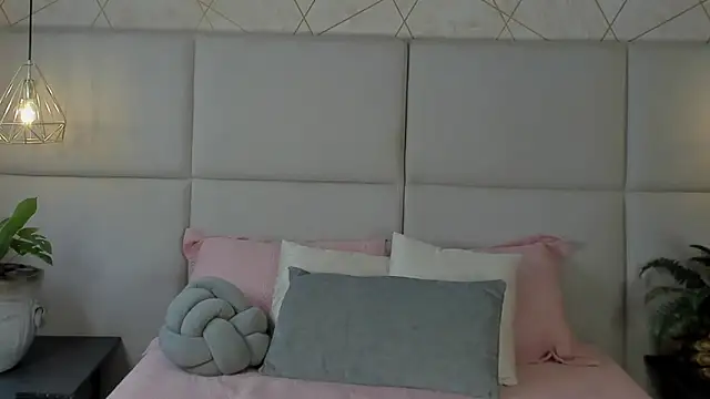 Snapshot of SamayRyann chatting on 05.16.26 SamayRyann online show from 05.16.26