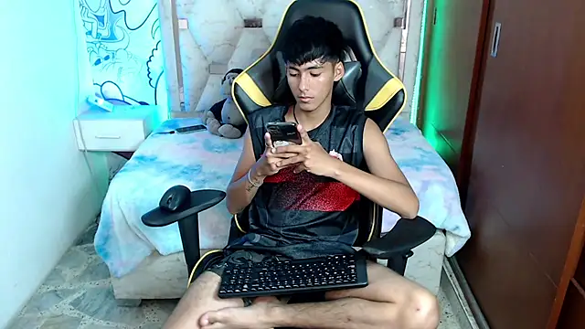 Snapshot of yiisu_ chatting on 10.16.25 yiisu  online show from 10.16.25