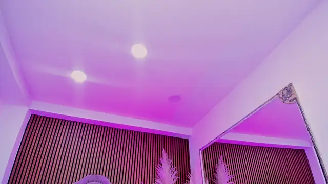 SelenaStonne online show from 12.22.25