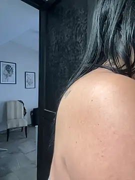 Snapshot of victoria_amatista_ chatting on 10.29.25 victoria amatista online show from 10.29.25