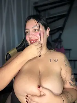 Snapshot of victoria_amatista_ chatting on 10.30.25 victoria amatista online show from 10.30.25