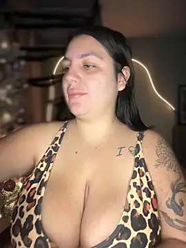 Snapshot of victoria_amatista_ chatting on 12.22.25 victoria amatista online show from 12.22.25