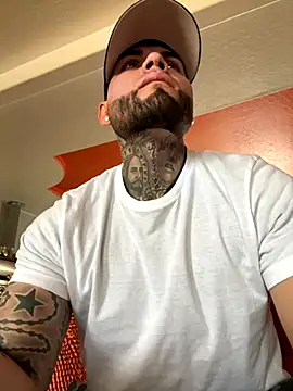 Snapshot of crazybarber69 chatting on 11.19.25 crazybarber69 online show from 11.19.25