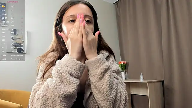 TaiteFairfield online show from 12.18.25