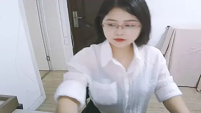 Snapshot of 98bunny chatting on 10.16.25 98bunny online show from 10.16.25