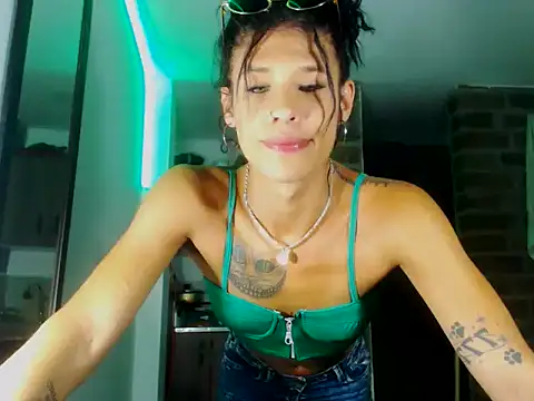 Snapshot of beautiful_taty chatting on 10.02.25 beautiful taty online show from 10.02.25