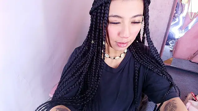 Snapshot of Soleil_66 chatting on 10.20.25 Soleil 66 online show from 10.20.25