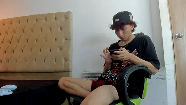 Darkknightx01 online show from 02.20.26