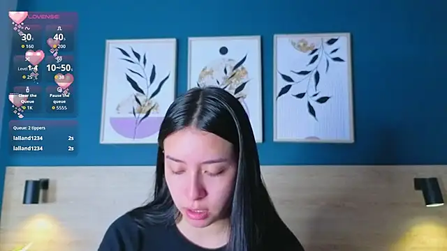 SarahMiler  online show from 11.10.25