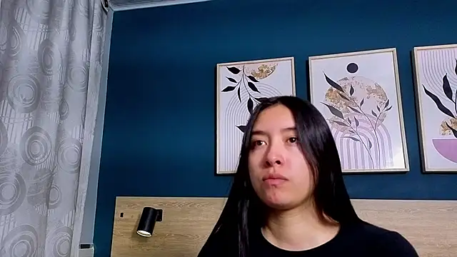 SarahMiler  online show from 12.05.25