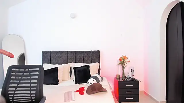 Taylormaxwell online show from 12.19.25