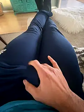 Snapshot of latina-pene chatting on 12.18.25 latina-pene online show from 12.18.25