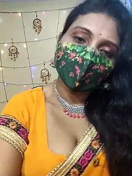 Snapshot of Hotty_Sonali chatting on 10.19.25 Hotty Sonali online show from 10.19.25