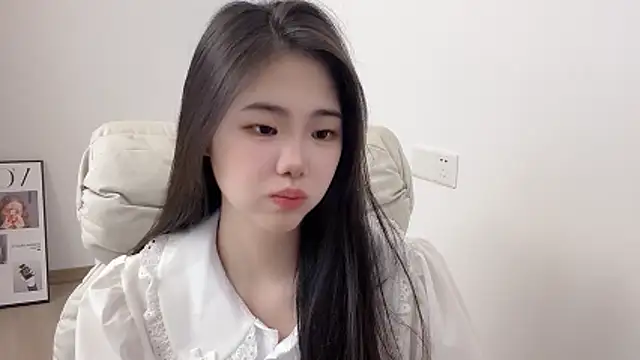 Snapshot of suki-1 chatting on 03.26.26 suki-1 online show from 03.26.26