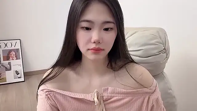 Snapshot of suki-1 chatting on 04.18.26 suki-1 online show from 04.18.26