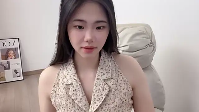 Snapshot of suki-1 chatting on 05.13.26 suki-1 online show from 05.13.26