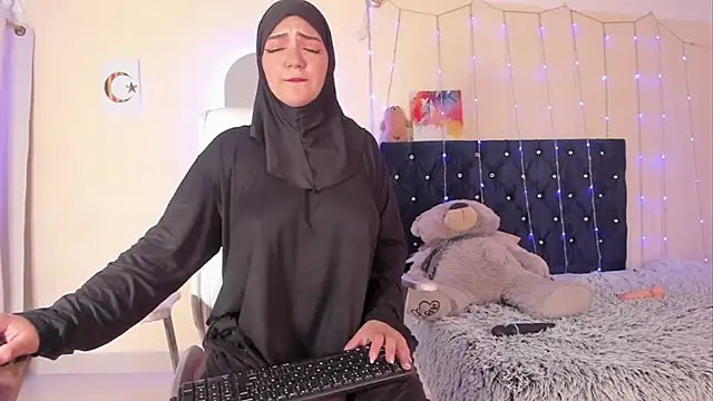 Dana-Alabi online show from 09.13.25