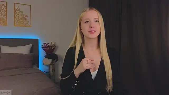 Snapshot of Adele_Armas chatting on 10.08.25 Adele Armas online show from 10.08.25
