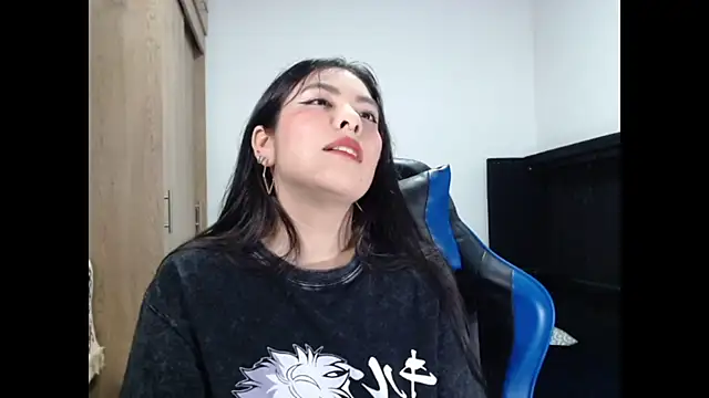 Snapshot of EloiseJun chatting on 07.05.26 EloiseJun online show from 07.05.26