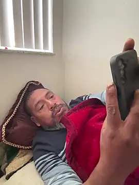 Snapshot of julio_p chatting on 02.01.26 julio p online show from 02.01.26