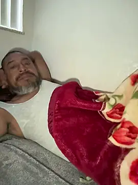 Snapshot of julio_p chatting on 02.22.26 julio p online show from 02.22.26