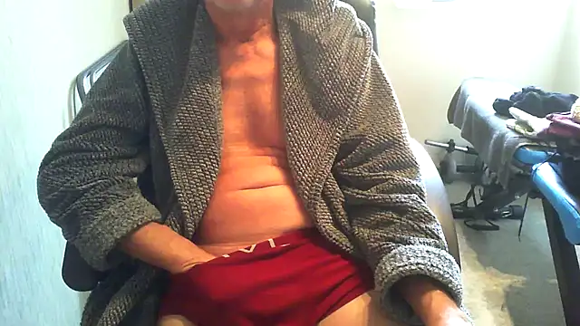 Snapshot of rogpb chatting on 10.11.25 rogpb online show from 10.11.25