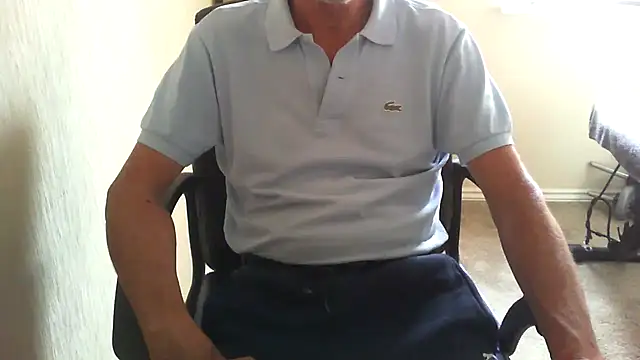 Snapshot of rogpb chatting on 06.14.26 rogpb online show from 06.14.26