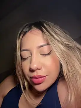 MissCat  online show from 12.19.25