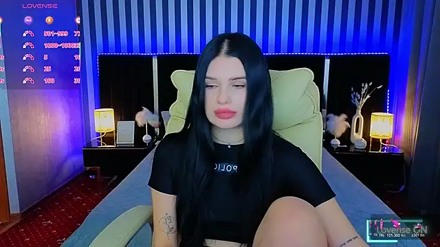 Neyla Charm online show from 11.18.25