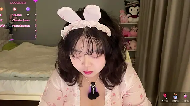 Kittenfishing online show from 11.16.25