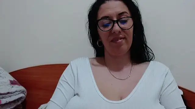 Snapshot of jollene chatting on 04.18.26 jollene online show from 04.18.26