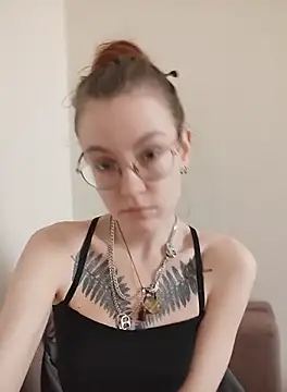 Snapshot of _arigins_ chatting on 09.25.25 arigins online show from 09.25.25