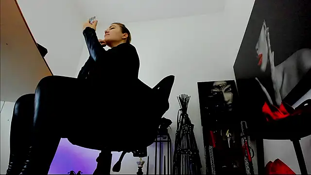 demisweet online show from 01.17.26