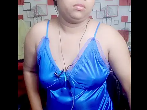 Snapshot of LushVamp chatting on 09.17.25 LushVamp online show from 09.17.25