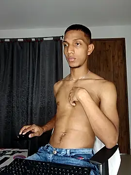 Snapshot of miguelmarcus chatting on 09.11.25 miguelmarcus online show from 09.11.25