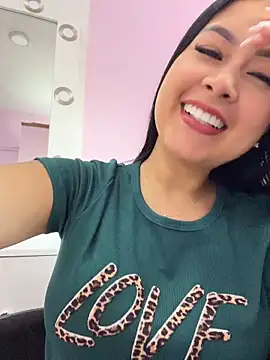 Snapshot of CrisMarulanda chatting on 05.14.26 CrisMarulanda online show from 05.14.26