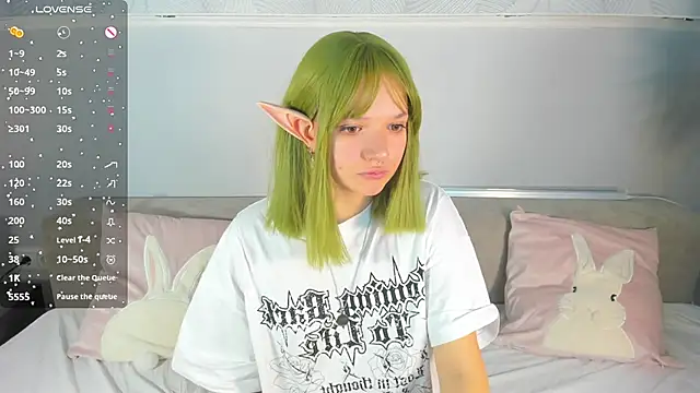 Molly Platt online show from 10.02.25